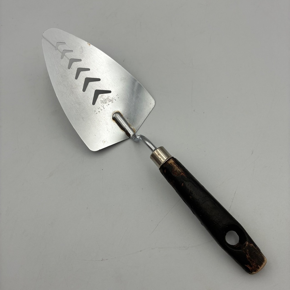 Vintage Androck Pie Cake Server Stainless Steel Wood Handle Chevron Cutout USA
